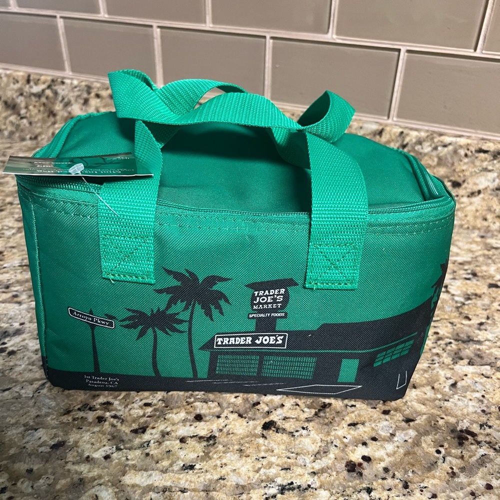 NWT Trader Joe’s Mini Insulated Bag Green